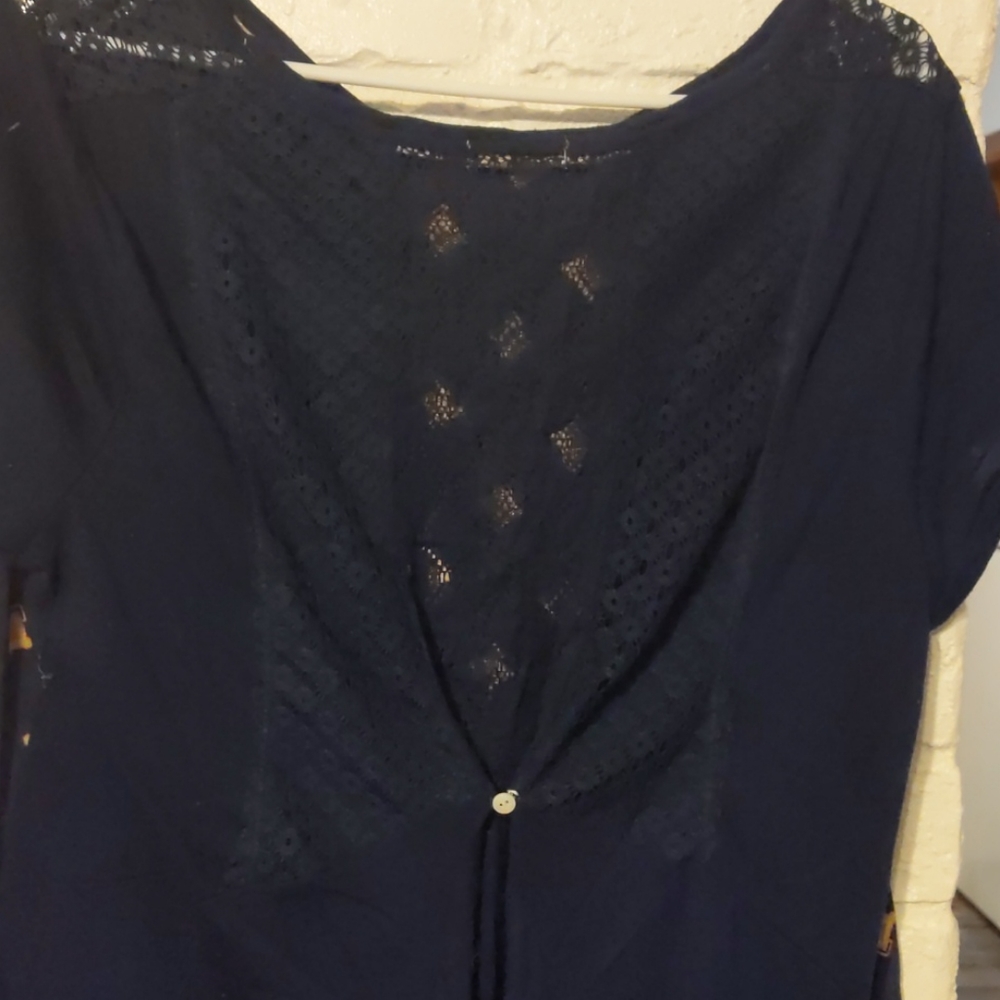 Detailed shirt - Picture 2 of 2